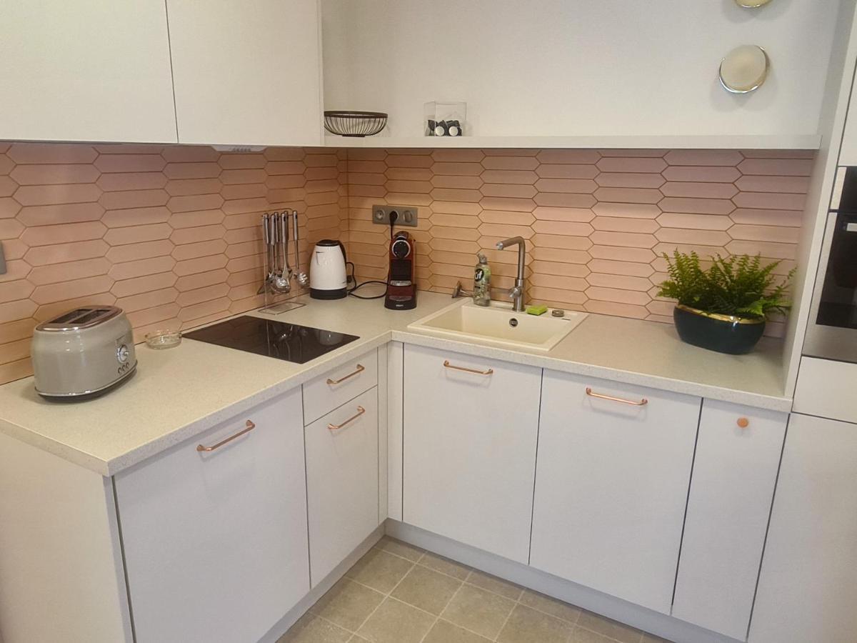 Ditlin Apartmanok Pápa Exterior foto