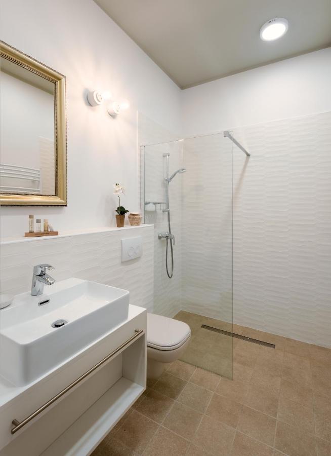 Ditlin Apartmanok Pápa Exterior foto